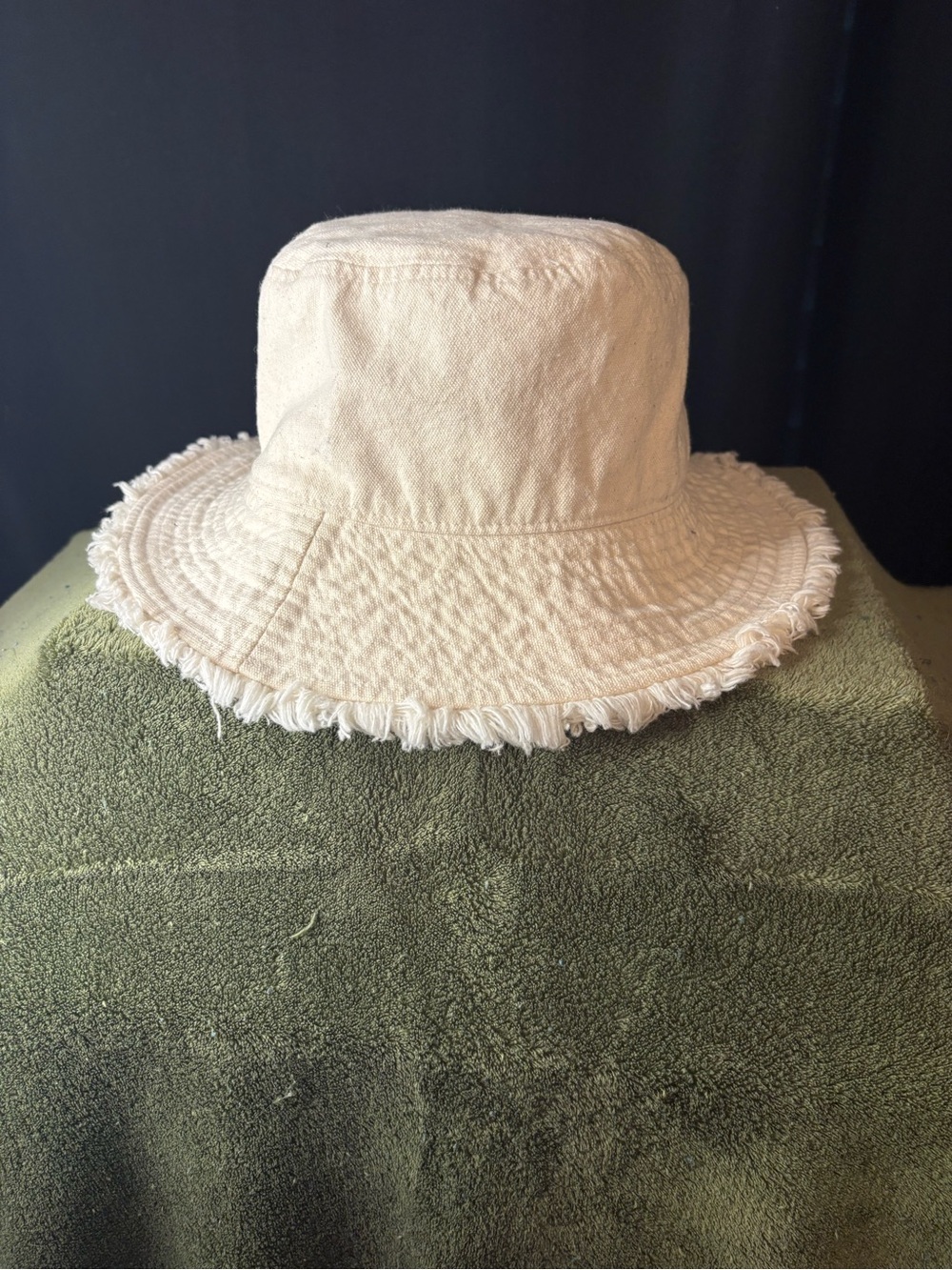 Bucket hat